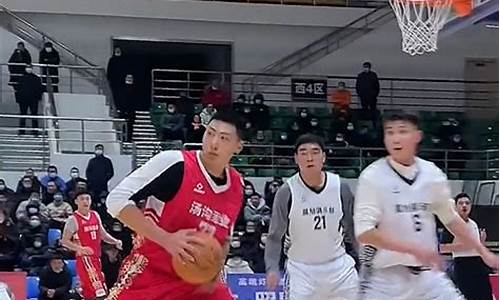 篮球规则接球后可以直接走一步吗-nba篮球接球可以走几步